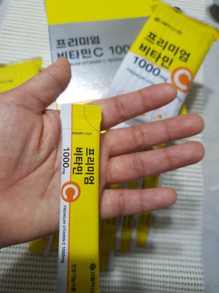 서울약사신협 프리미엄 비타민C 1,000mg_2.5g x 50포 — 5점을 준 리뷰어가 2021년 10월 올린 사용 사진