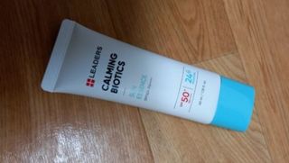 리더스코스메틱 리더스 카밍 바이오틱스 선 에센스 SPF 50+ PA++++ — 5점을 준 리뷰어가 2022년 5월 올린 사용 사진