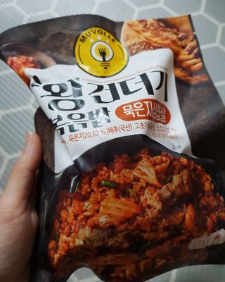 한성기업 무볼레 왕건더기 볶음밥 묵은지삼겹살 — 5점을 준 리뷰어가 2021년 10월 올린 사용 사진