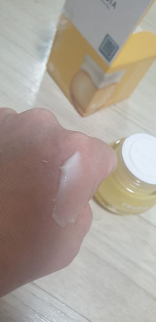 [후르디아] 미백 기능성 감귤 브라이트닝 크림 — 5점을 준 리뷰어가 2021년 4월 올린 사용 사진