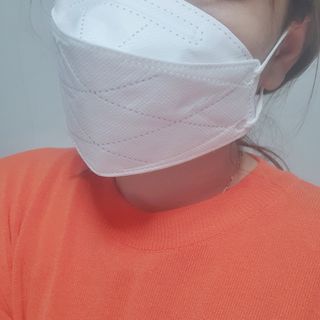 케이파이 나날마스크 [케이파이 나날] KF94 마스크 50매입 (개별포장) ,  여름에도 좋은 숨쉬기 편한 순수 국산 마스크 — 5점을 준 리뷰어가 2022년 9월 올린 사용 사진