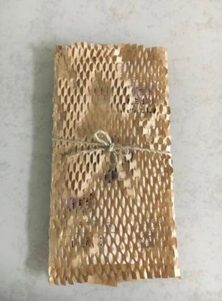 아클리브 Eco 항균 항바이러스 액정 보호필름(iPhone) — 4.5점을 준 리뷰어가 2022년 7월 올린 사용 사진