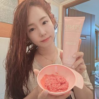 [유니프] 헤어 샤이니 핑크 컬러 트리트먼트240g — 5점을 준 리뷰어가 2023년 12월 올린 사용 사진