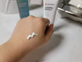 리더스코스메틱 리더스 카밍 바이오틱스 선 에센스 SPF 50+ PA++++ — 5점을 준 리뷰어가 2022년 6월 올린 사용 사진