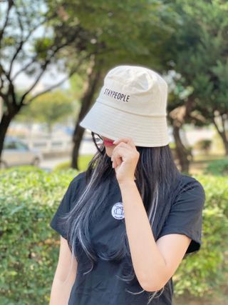 [스테이피플] STAYPEOPLE BUCKET HAT (IVORY) — 5점을 준 리뷰어가 2022년 9월 올린 사용 사진