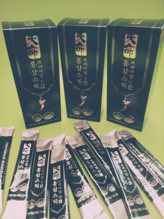 헬스업_천명진프리미엄홍삼스틱_10ml x 30포 — 5점을 준 리뷰어가 2021년 2월 올린 사용 사진
