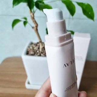 프리마인 선크림만 바꿨을 뿐인데 매일 물 2L챙겨먹고 기초케어 완벽하게 한 물빛피부 완성,셀라브UV프로텍터 — 5점을 준 리뷰어가 2023년 8월 올린 사용 사진