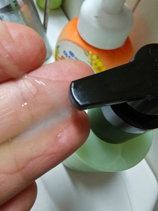 프리마인 메이크업과 들뜨는 각질까지 한방에 깐달걀로! 순하기까지한 셀베이스 그린티클렌저(200ml) — 2점을 준 리뷰어가 2023년 2월 올린 사용 사진