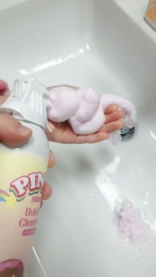 주식회사 권브라더스 [권브라더스] 목욕놀이 필수템, 핑키공주 유아버블클렌저 300ml 대용량 몽글몽글 구름 속 딸기향 — 5점을 준 리뷰어가 2022년 1월 올린 사용 사진