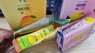 비타앤C 레몬맛, 망고맛 — 5점을 준 리뷰어가 2021년 8월 올린 사용 사진