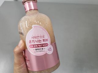 벨먼 내추럴스파 수분광채 스크럽 바디워시 600ml 5종 — 5점을 준 리뷰어가 2022년 5월 올린 사용 사진