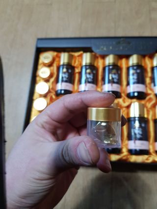 서울약사신협_프리미엄황삼골드_3.75g x 12환+75mgx12병 — 5점을 준 리뷰어가 2021년 2월 올린 사용 사진