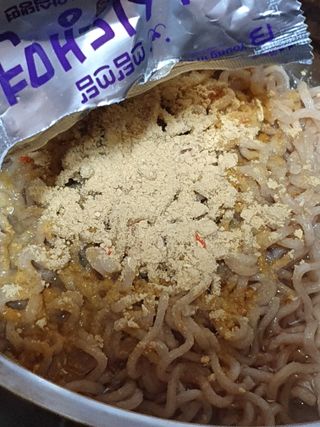 안심댕면 강아지라면 5봉지+쓰담쓰담 종합영양제 2스틱 샘플 증정 — 5점을 준 리뷰어가 2022년 9월 올린 사용 사진