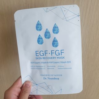 Dr.느루벗 느루벗 EGF FGF 스킨 리커버리 마스크 10장 — 5점을 준 리뷰어가 2021년 5월 올린 사용 사진