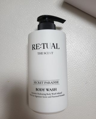 레츄얼 더 센트 바디워시 시크릿 파라다이스(500ml) — 5점을 준 리뷰어가 2022년 7월 올린 사용 사진