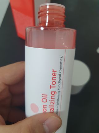 아이앤립 / EYENLIP 아이앤립 연어오일 리바이탈라이징 토너 — 5점을 준 리뷰어가 2021년 4월 올린 사용 사진