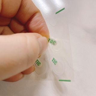 [큐어반H 스팟] 자외선 99프로 차단되는 스틱타입 스팟밴드(1팩 / 66매입) — 5점을 준 리뷰어가 2022년 11월 올린 사용 사진