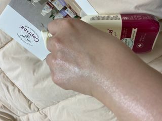 카프리나 산양밀크 모이스춰라이징 바디로션 350ml(오리지널향) — 5점을 준 리뷰어가 2023년 4월 올린 사용 사진