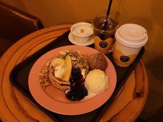 카페 더달달 [더달달 역삼점] 팬케이크 or 와플 + 음료2 + 쇼콜라1 — 5점을 준 리뷰어가 2021년 11월 올린 사용 사진