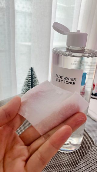 김정문알로에 큐어 큐어 알로에 워터 젤리 토너 500ml — 5점을 준 리뷰어가 2021년 4월 올린 사용 사진