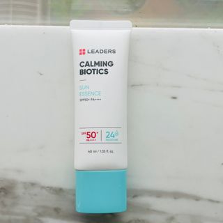 리더스코스메틱 리더스 카밍 바이오틱스 선 에센스 SPF 50+ PA++++ — 5점을 준 리뷰어가 2022년 6월 올린 사용 사진