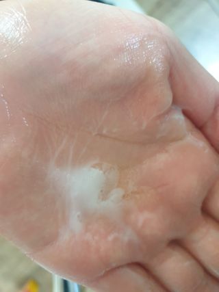 mom e 맘이 내추럴 베이비 케어 크림+바디오일 — 5점을 준 리뷰어가 2021년 1월 올린 사용 사진