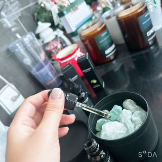 [코코도르] 스톤 에센셜 디퓨저 세트 (틴케이스+스톤+에센셜오일 20ml*2ea) — 4점을 준 리뷰어가 2024년 8월 올린 사용 사진