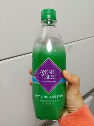 몽베스트 Montbest with Sparkling water Plain 20병 — 5점을 준 리뷰어가 2021년 11월 올린 사용 사진