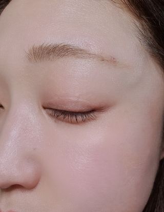 더소설 소설 블랙아이래쉬 세럼 10g(SOSEOL BLACK EYELASH SERUM 10g) — 5점을 준 리뷰어가 2023년 12월 올린 사용 사진
