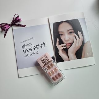 데싱디바 매직프레스 가을신상 숏 스퀘어_3종 중 택1 — 3점을 준 리뷰어가 2021년 10월 올린 사용 사진