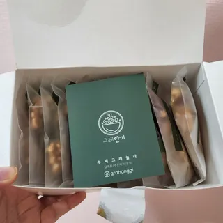 [그래한끼] 무설탕/저당 시리얼타입 수제그래놀라 (40gX10개) — 5점을 준 리뷰어가 2022년 8월 올린 사용 사진