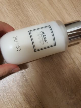 뷰니오 더마플러스 카밍 에멀전200ml — 5점을 준 리뷰어가 2020년 12월 올린 사용 사진