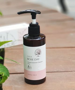 라라로즈데이 시즌2 여성청결제 200ml 아로마 페미민 클렌저, 독일더마인증 — 4점을 준 리뷰어가 2021년 8월 올린 사용 사진