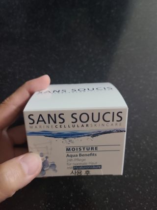 산수시 아쿠아 베네핏 24h 수부지 물광 속건조 수분크림 50ml — 5점을 준 리뷰어가 2021년 6월 올린 사용 사진