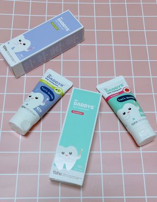 닥터데디스 안심저불소 키즈치약 (라즈베리, 청포도향 중 택 1) 60g +  여행용 미니 치약 15g — 5점을 준 리뷰어가 2022년 11월 올린 사용 사진