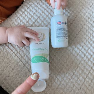 mom e 맘이 내추럴 베이비 케어 크림+바디오일 — 5점을 준 리뷰어가 2021년 1월 올린 사용 사진