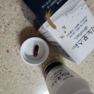 프리마인 홍삼의 강력한 에너지, 이제는 흡수율을 높인 최첨단 캡슐로 간편하게 초고속 충전하세요. — 5점을 준 리뷰어가 2022년 4월 올린 사용 사진