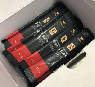 [푸름웰니스] 프리미엄 6년근 홍삼스틱 3mg x 100포 — 5점을 준 리뷰어가 2022년 3월 올린 사용 사진