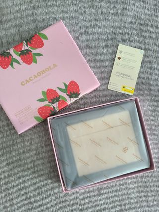 연말/새해선물 딸기 초콜릿 종착역, 건딸기가 상큼하게 씹히는 카카올라 딸기생초콜릿 — 5점을 준 리뷰어가 2021년 9월 올린 사용 사진
