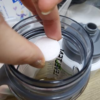 [슬림드랍 석류맛] 건기식 다이어트 보조제 겸 비타민 — 5점을 준 리뷰어가 2022년 2월 올린 사용 사진