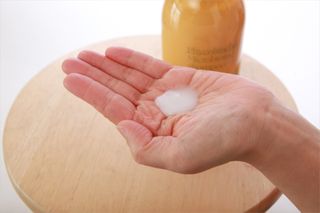 방방곳곳 편림초 마이크로바이옴 샴푸 — 3.5점을 준 리뷰어가 2022년 3월 올린 사용 사진