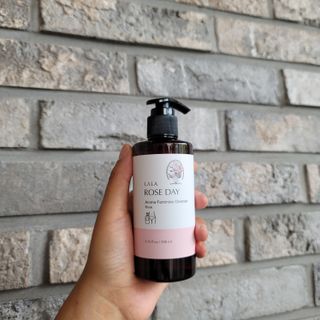 라라로즈데이 시즌2 여성청결제 200ml 아로마 페미민 클렌저, 독일더마인증 — 4점을 준 리뷰어가 2021년 8월 올린 사용 사진