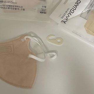 애니가드키즈 새부리형 KF94  5컬러 각 10매입 [화이트, 블랙, 크리미베이지, 코튼핑크, 그레이] 3-6세 — 5점을 준 리뷰어가 2022년 2월 올린 사용 사진