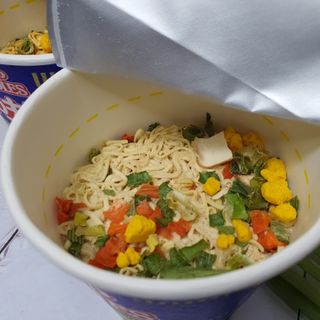 NISSIN 닛신 컵누들  4종 - 씨푸드오리지날, 씨푸드 스파이시, 씨푸드 커리, 씨푸드 XO소스 — 5점을 준 리뷰어가 2021년 12월 올린 사용 사진
