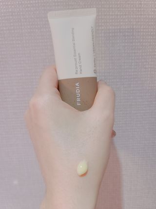 [후르디아] 끈적임 없는 착한성분 비건  핸드크림 3종 — 5점을 준 리뷰어가 2021년 12월 올린 사용 사진
