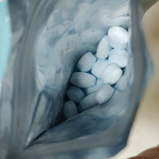 입 냄새 완화에 도움을 주는 에티켓 캔디 앳캔디 스트롱민트 — 5점을 준 리뷰어가 2021년 2월 올린 사용 사진