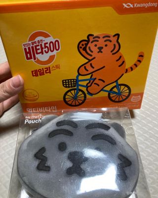 광동생활건강 [광동] 비타500데일리스틱 수능 패키지 (70+굿즈) 뚱랑이 수능엽서+쇼핑백 — 5점을 준 리뷰어가 2022년 11월 올린 사용 사진