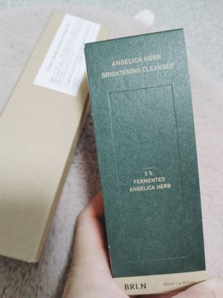 풀무원 브리엔 엔젤리카 허브 브라이트닝 클렌저+전용펌프 — 4점을 준 리뷰어가 2021년 1월 올린 사용 사진