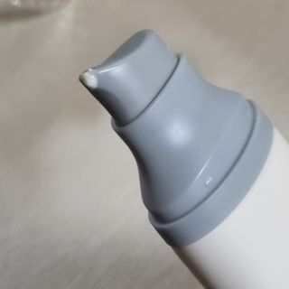 [스킨1004] 마다가스카르 센텔라 히알루-시카 워터핏 선세럼 50ml — 5점을 준 리뷰어가 2024년 5월 올린 사용 사진