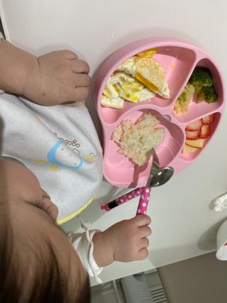 유비맘 캐릭터 실리콘 흡착 식판_색상 랜덤발송 — 5점을 준 리뷰어가 2021년 1월 올린 사용 사진